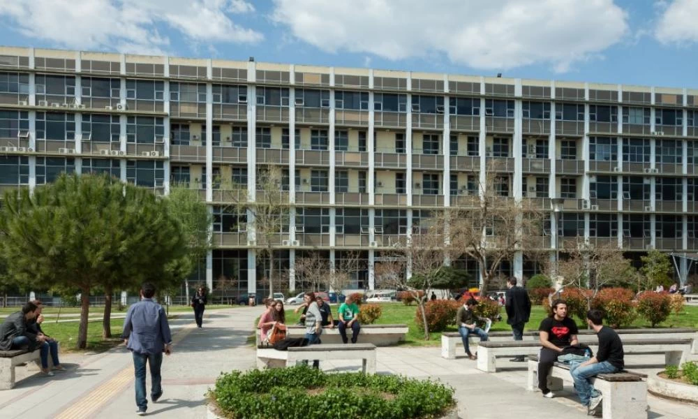 Εισαγγελική έρευνα για την εισαγωγή κινέζικού ιού στο ΑΠΘ